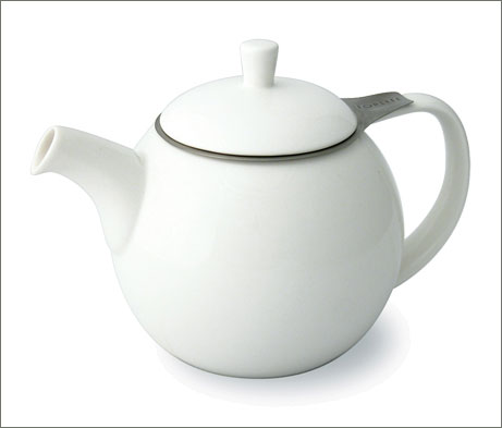 For Life Curve Teapot 24 oz.
