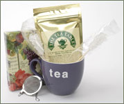 Bee House Mug Gift Set